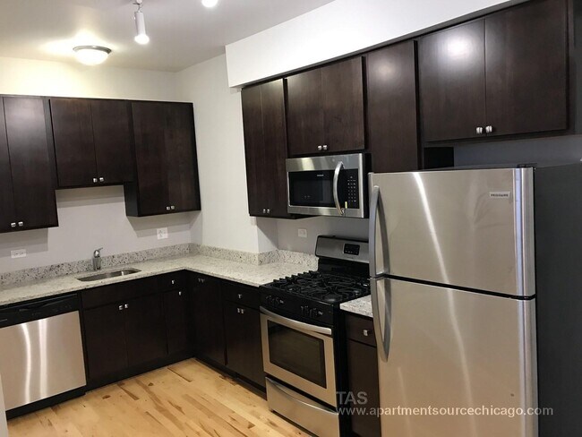 Foto del edificio - 3503 W Leland Ave
