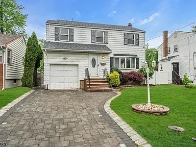 Foto del edificio - 548 Birchwood Rd