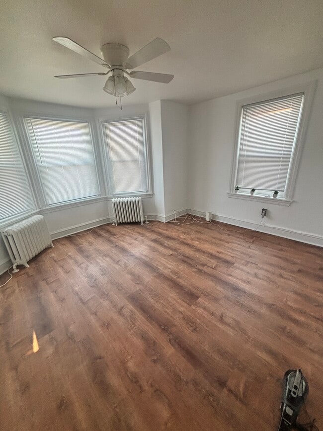 Building Photo - 5415 Diamond St