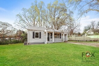 Building Photo - 1522 7th Ave Dr SW