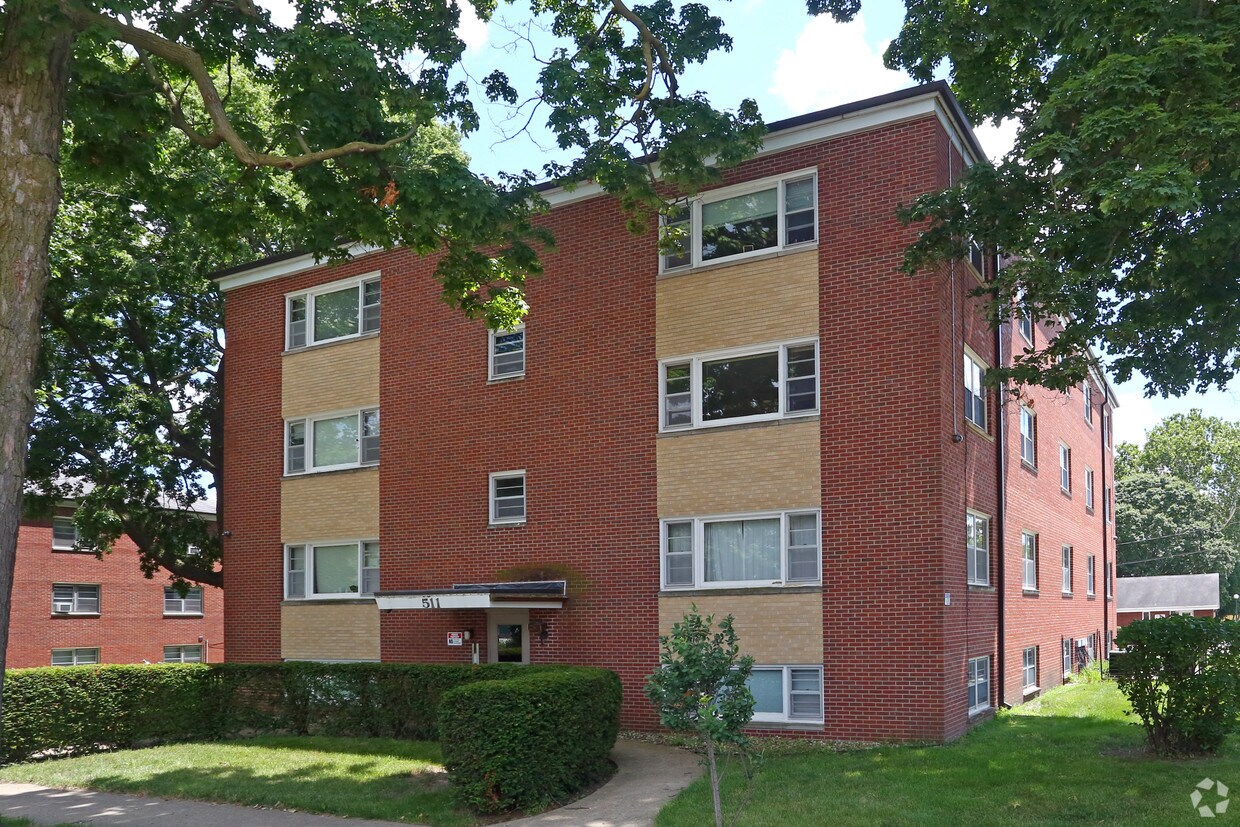 Foto principal - Smith Apartments @ 511 W Church
