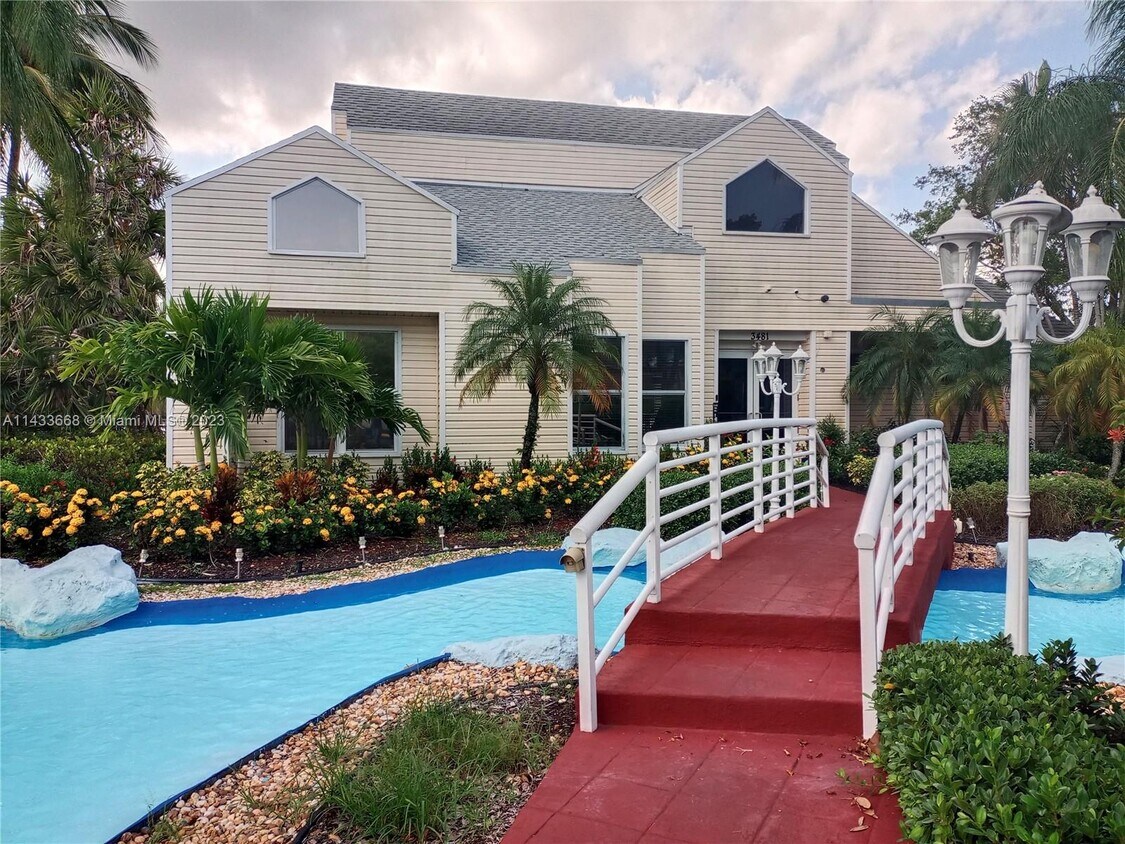 Foto principal - 3477 NW 44th St