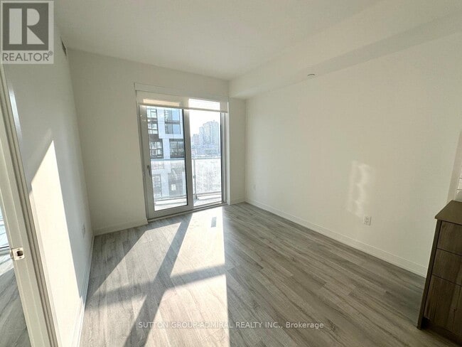 Building Photo - 100 Dalhousie St