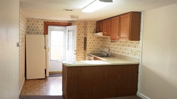 Primary Photo - 76 Rockland St