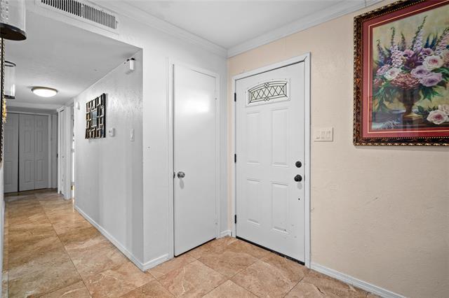 Building Photo - 3005 Woodlark Dr