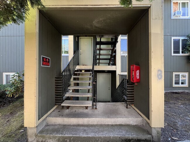 Building Photo - 8332 SW 21st Ave