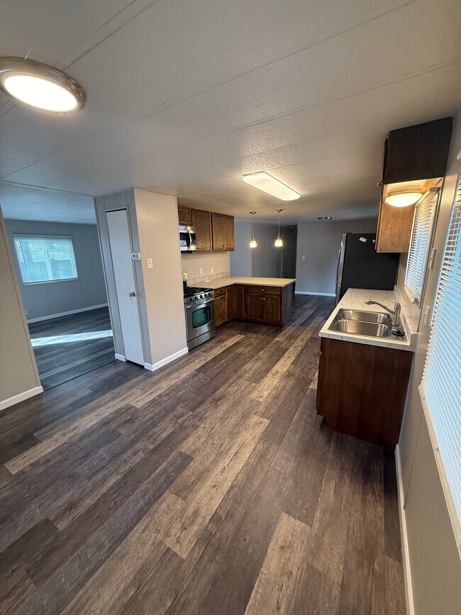 Foto del edificio - 4303 E Wintergreen Rd