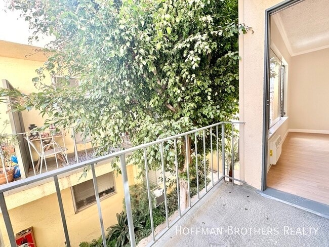 Building Photo - 1037 N Ogden Dr West Hollywood, CA 90046