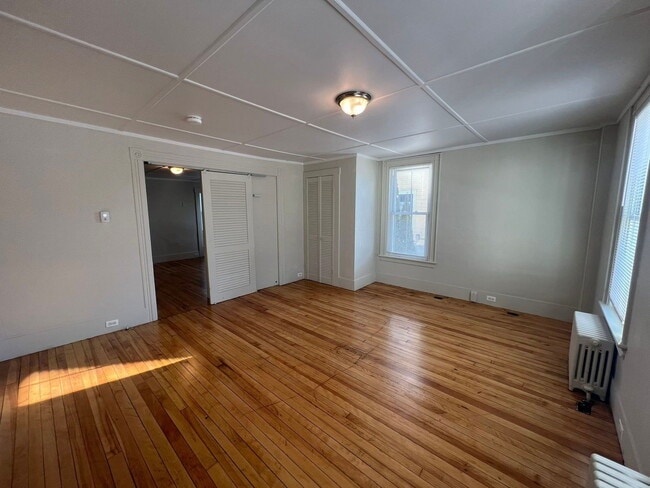 Building Photo - 86-88 N State St