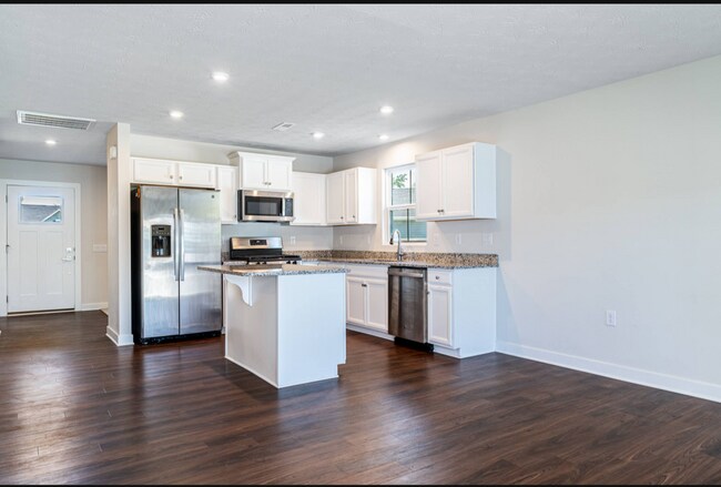 Building Photo - 2027 Trillium Way