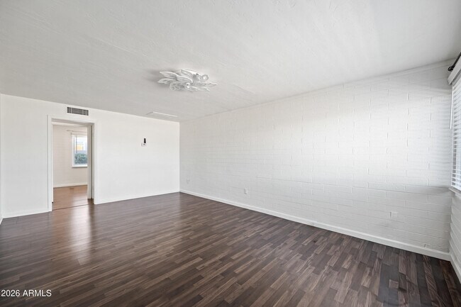 Foto del edificio - 4326 N 13th Pl