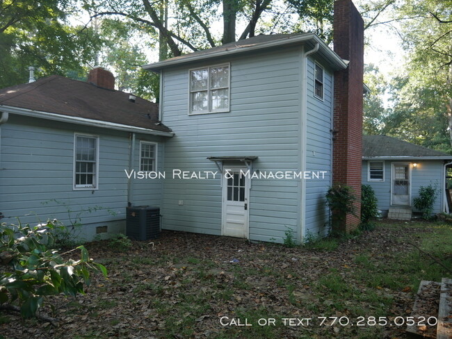 Building Photo - 121 Howell Rd