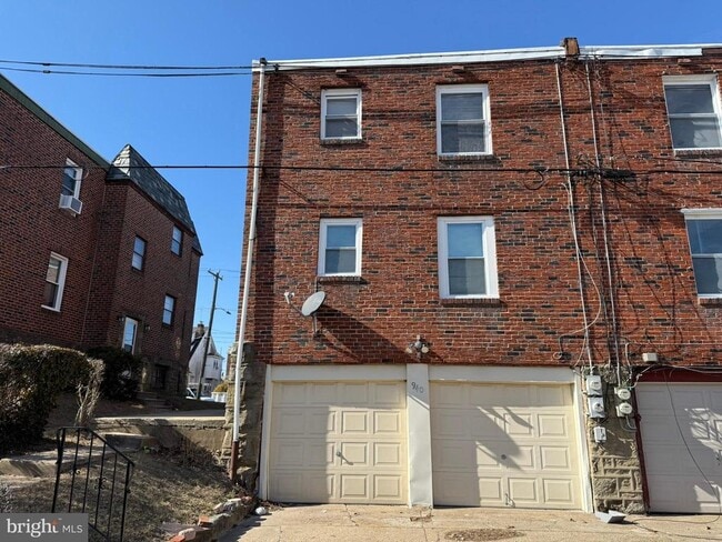 Building Photo - 940 Vernon Rd