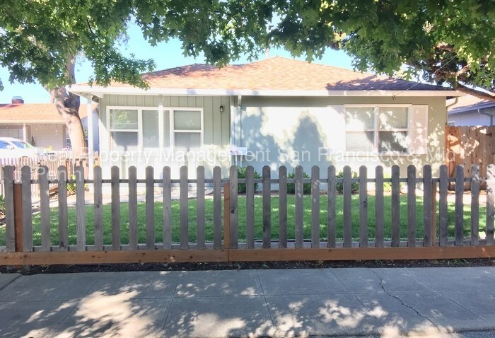 Foto principal - 941 15th Ave