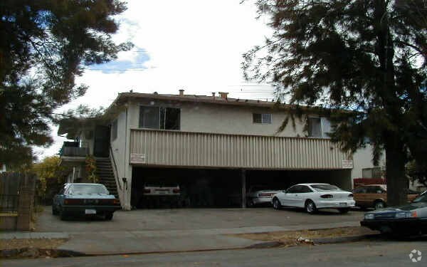 Building Photo - 672 Johanna Ave