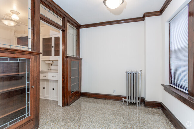 Studio Dining Room - Berkshire Apartments