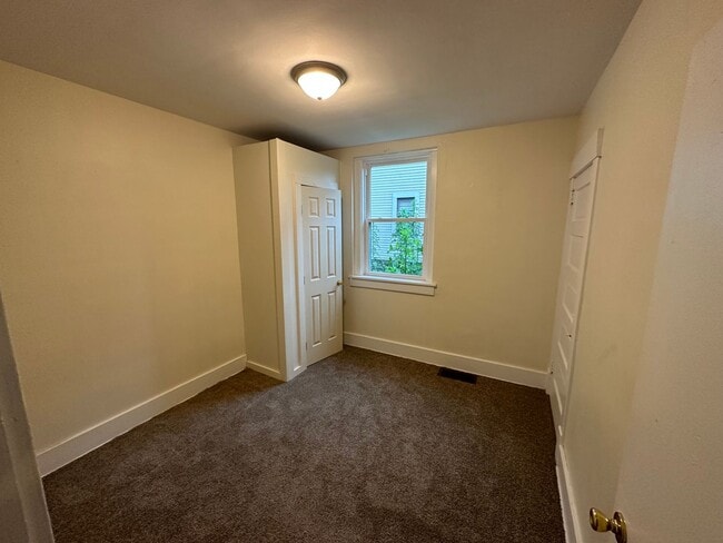 Building Photo - nbr440