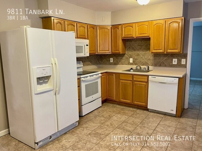 Building Photo - 9811 Tanbark Ln