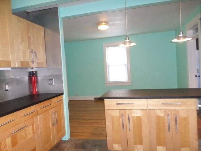 Foto del edificio - 1075 Cambria St NE