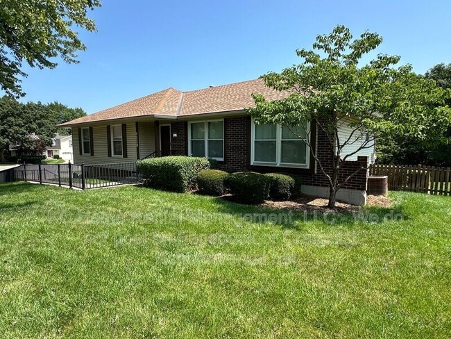 Building Photo - 6119 Cottonwood Dr