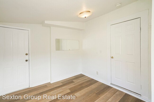 Building Photo - 2 br, 1 bath House - 4377 Piedmont Ave #B