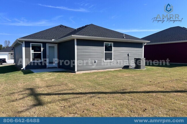 Foto del edificio - 3 BEDROOM HOME AVAILABLE NOW!