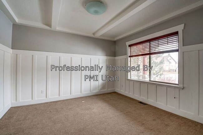 Building Photo - 2717 W Red Robin Ct