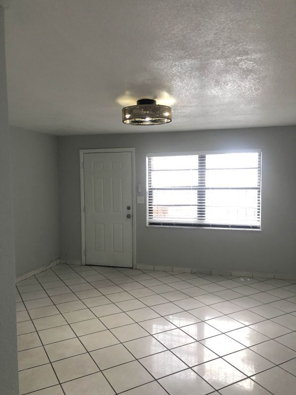 Foto del edificio - 5350 NW 4th St