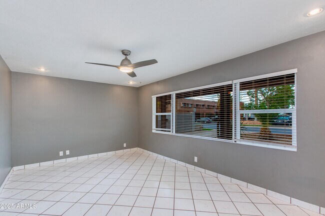 Building Photo - 4115 N 42nd Pl