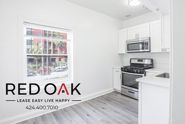 Foto del edificio - Bright & Sunny Completely Remodeled Two Be...