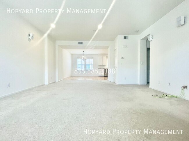 Foto del edificio - Lovely 3 Bedroom Home in Amazing Location!