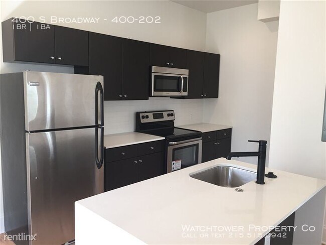 Building Photo - Cooper Village (400 S Broadway)