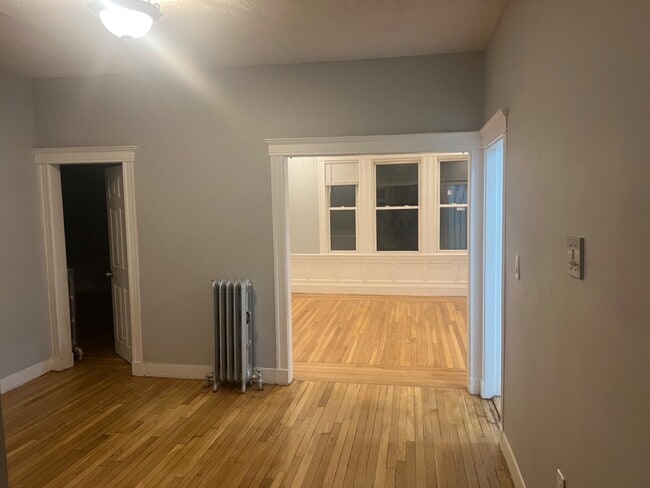 Building Photo - 31 Middleton St