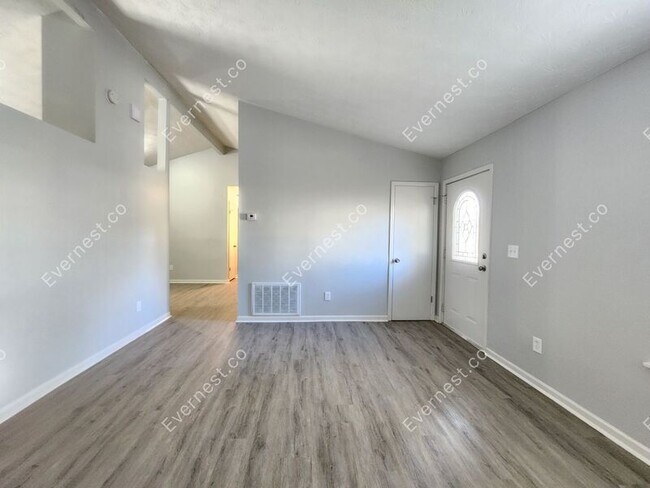 Foto del edificio - 3849 Skidmore Dr