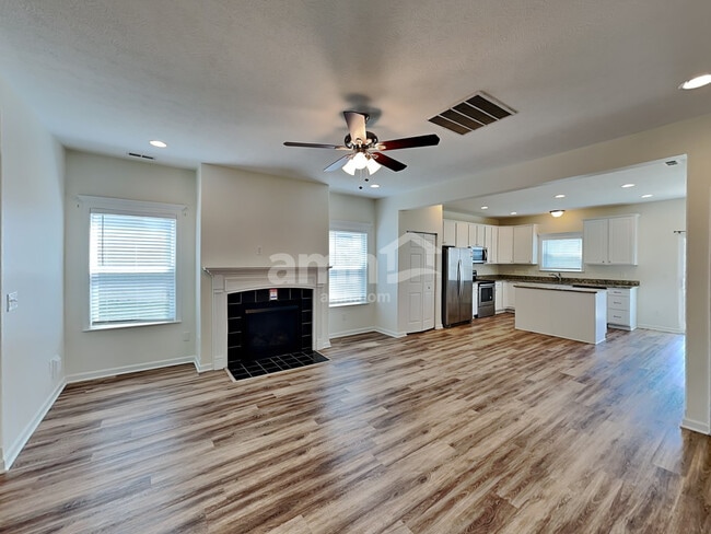 Building Photo - 524 Corbel Dr