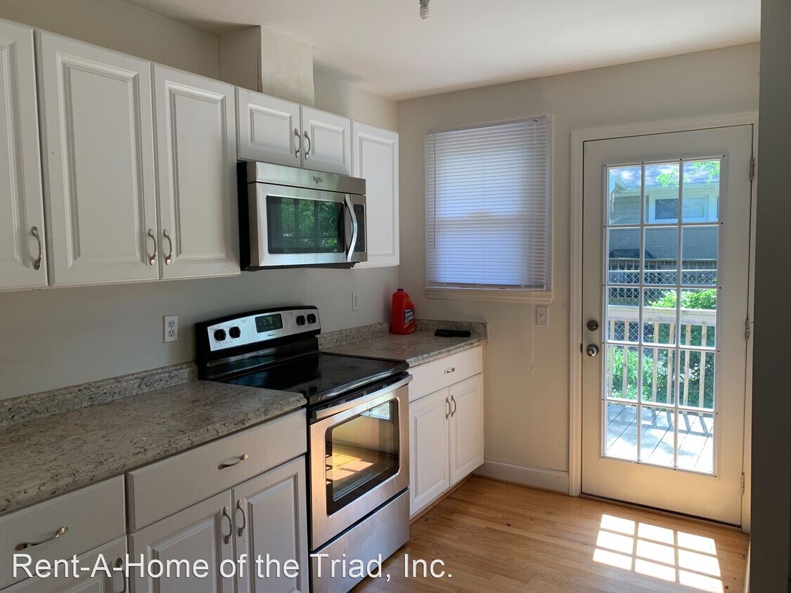 Building Photo - 3 br, 2 bath House - 2511 Woodview Drive