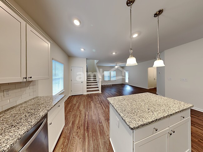 Foto del edificio - 94 Shelby Ct