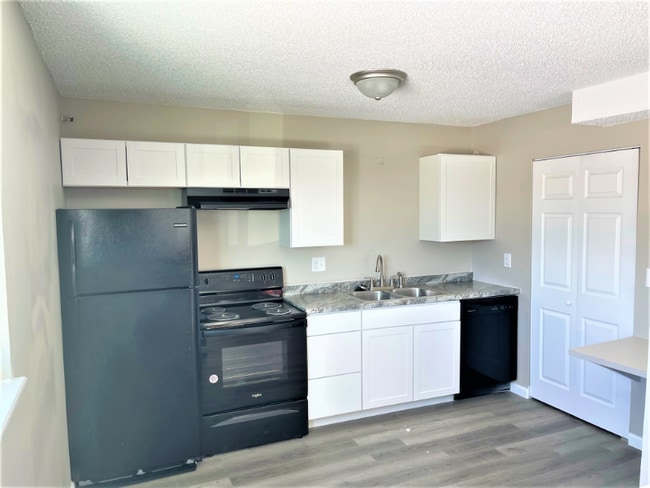 Building Photo - 6651 Provincial Dr
