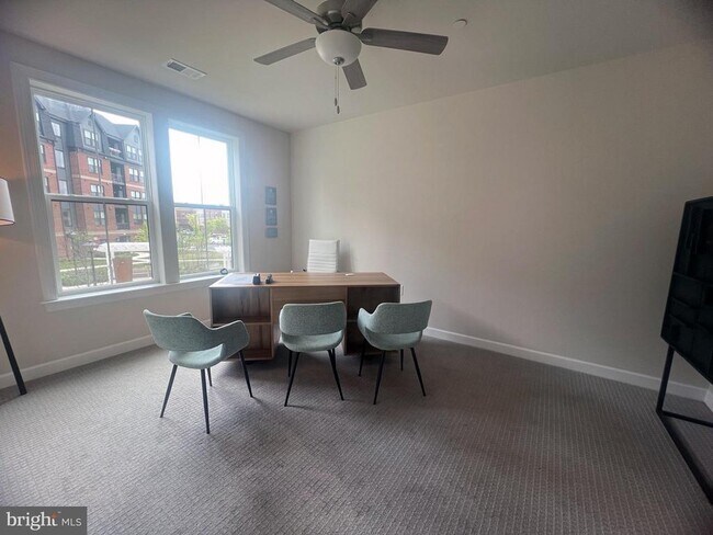 Foto del edificio - 3925 Fair Ridge Dr