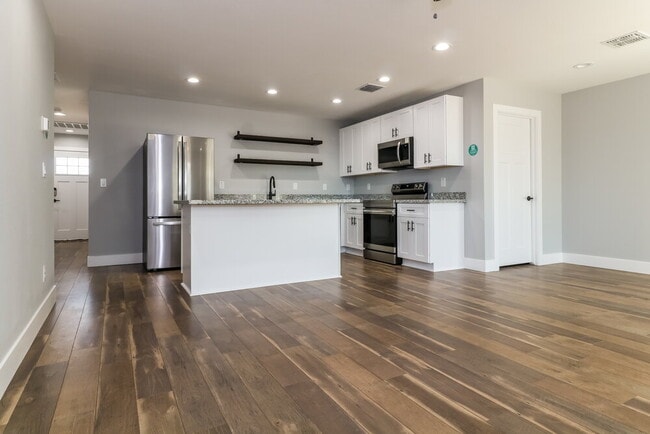 Building Photo - 3865 W Gaby Rd