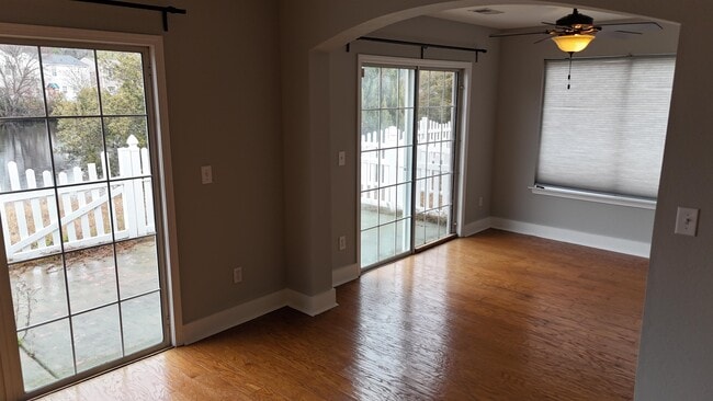 Building Photo - 698 Pepperbush Dr