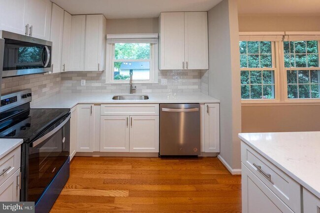 Foto del edificio - 5629 Signal Point Ct