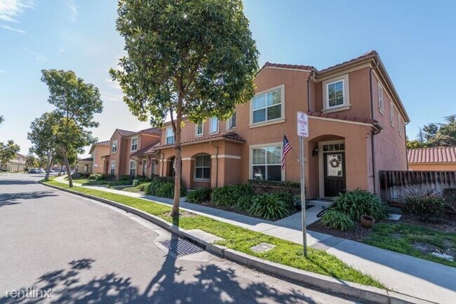 Building Photo - 3 br, 2.5 bath Townhome - 322 Wescoat Ct