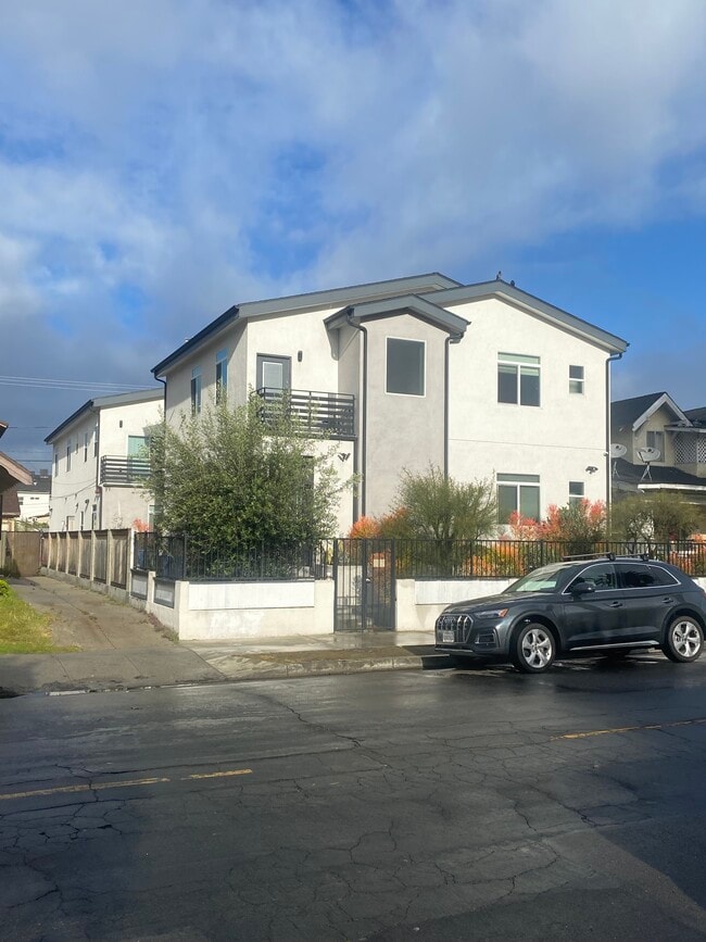 Foto del edificio - 3955 S Budlong Ave