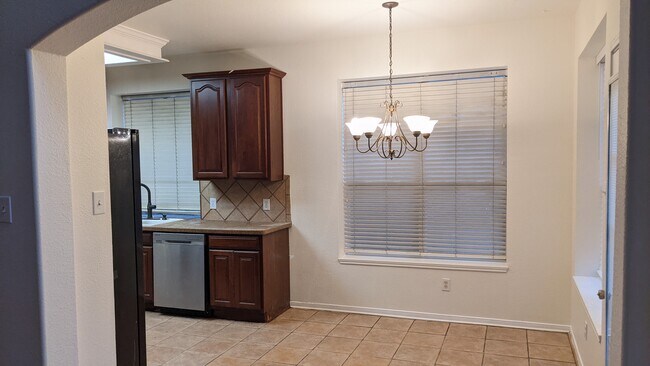Building Photo - 6209 Eagle Creek Dr