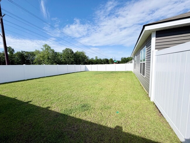 Building Photo - 532 Scarlet Sage Dr