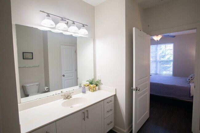 Foto del edificio - 8122 Hydon Dawn Ln