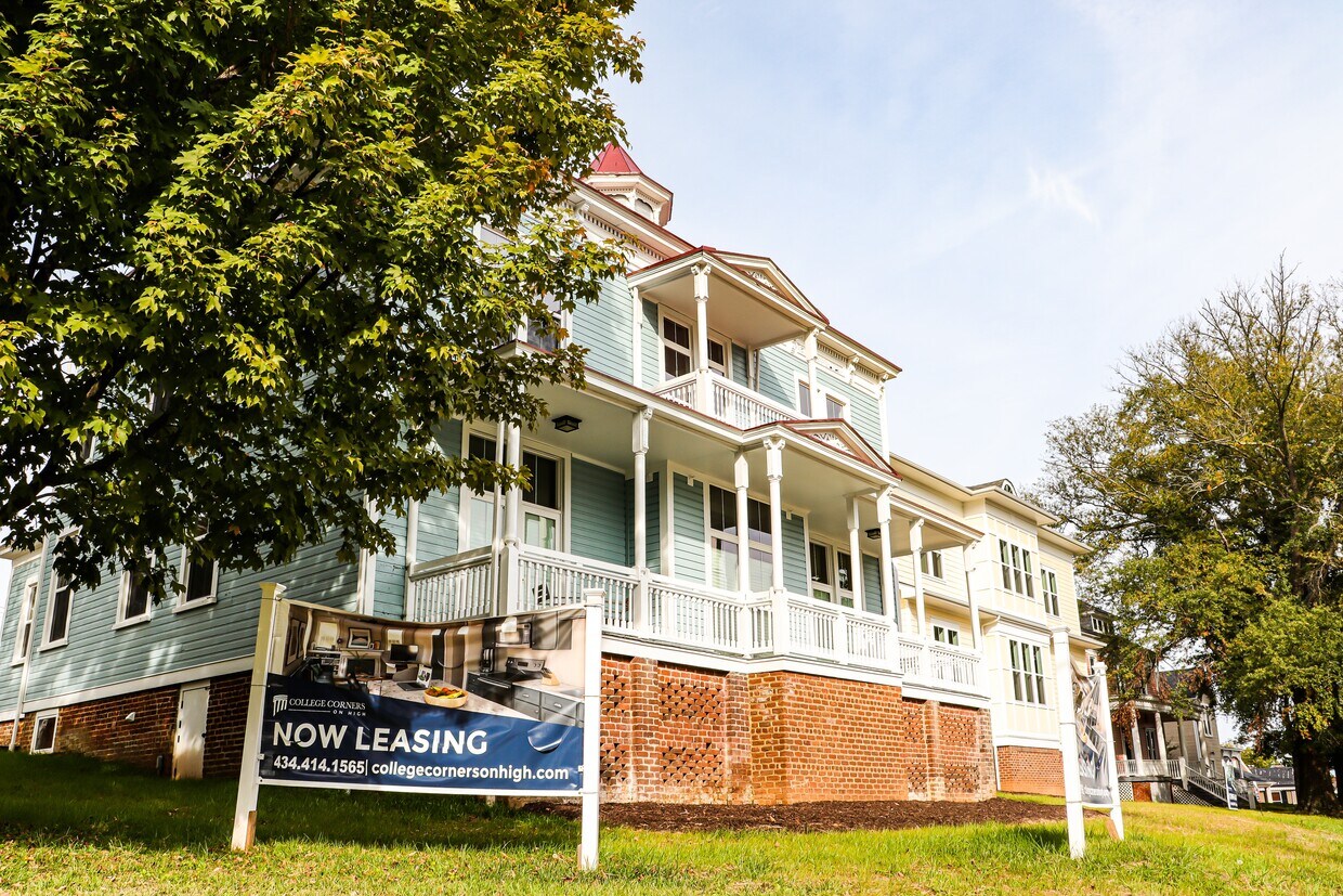 College Corners on High (Premium) 506 High St Farmville, VA