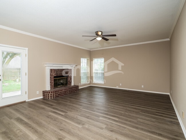 Building Photo - 513 N Sweet Gum Ave