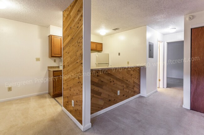 Foto del edificio - 1705 Heatheridge Rd
